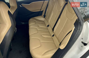 Лифтбек Tesla Model S 2016 в 