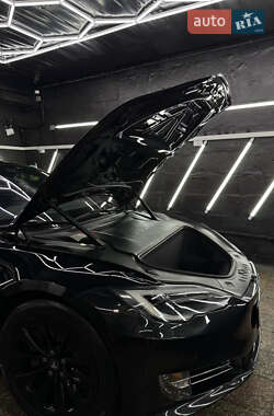 Лифтбек Tesla Model S 2018 в 