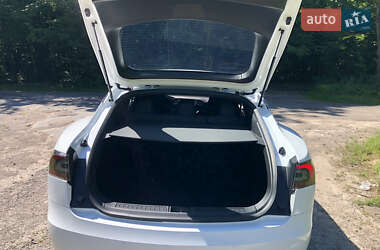 Лифтбек Tesla Model S 2016 в 