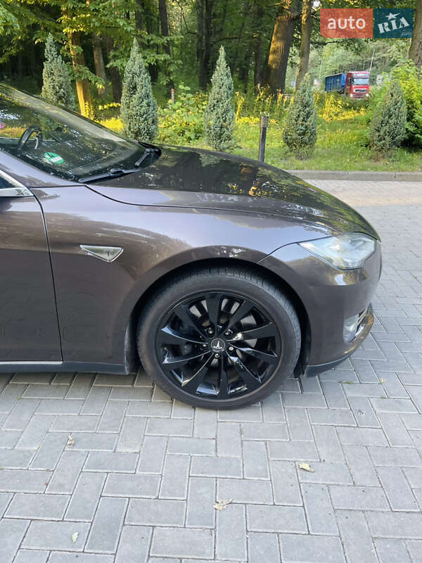 Ліфтбек Tesla Model S 2013 в Луцьку фото 4 Ліфтбек Tesla Model S 2013 в Луцьку