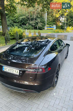 Лифтбек Tesla Model S 2013 в 