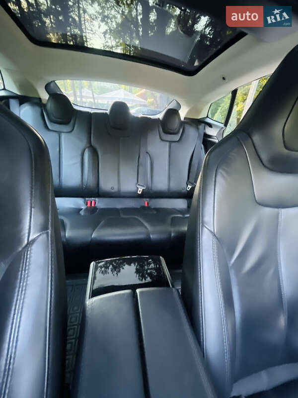Ліфтбек Tesla Model S 2013 в Луцьку фото 31 Ліфтбек Tesla Model S 2013 в Луцьку