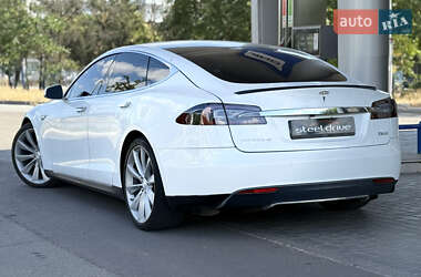 Лифтбек Tesla Model S 2014 в 