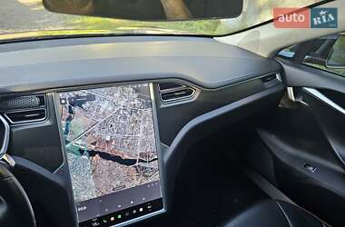 Лифтбек Tesla Model S 2013 в 