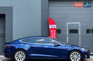 Лифтбек Tesla Model S 2017 в 