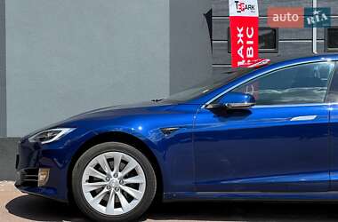 Лифтбек Tesla Model S 2017 в 