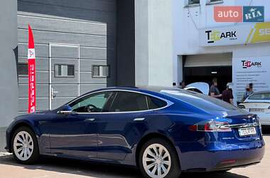Лифтбек Tesla Model S 2017 в 