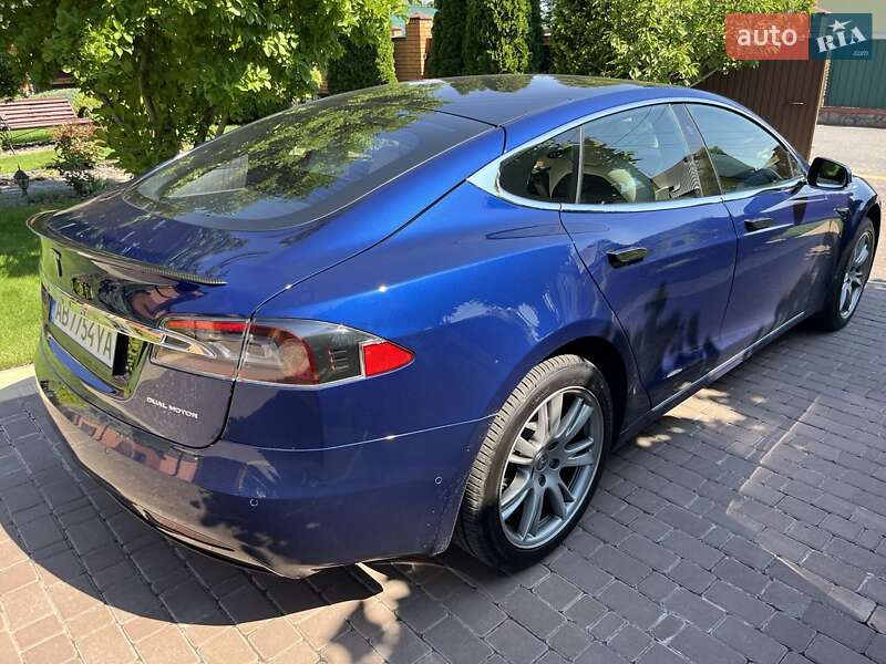 Лифтбек Tesla Model S 2020 в Виннице
