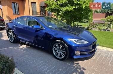 Лифтбек Tesla Model S 2020 в Виннице