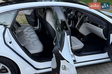 Лифтбек Tesla Model S 2015 в 