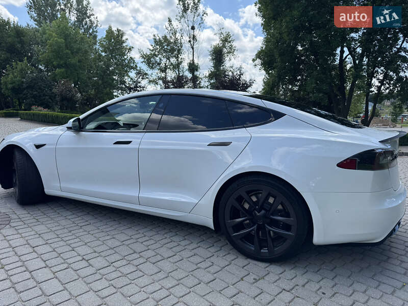 Лифтбек Tesla Model S 2022 в Львове