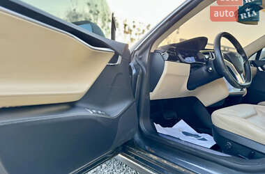 Ліфтбек Tesla Model S 2015 в 