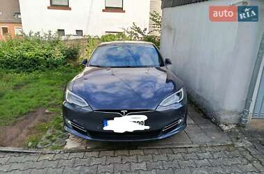Лифтбек Tesla Model S 2018 в 
