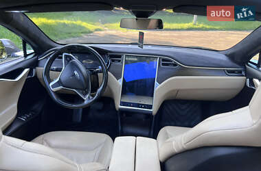Лифтбек Tesla Model S 2015 в 