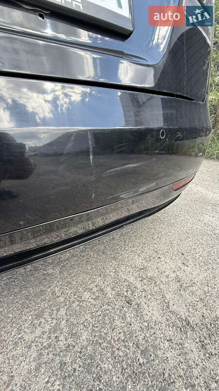 Лифтбек Tesla Model S 2017 в Киеве