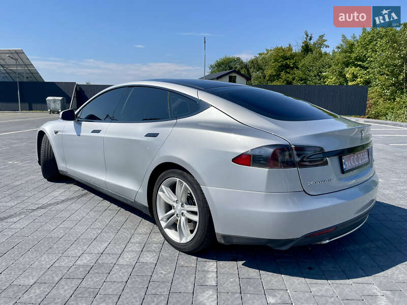 Лифтбек Tesla Model S 2013 в Самборе