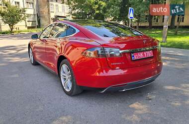 Лифтбек Tesla Model S 2014 в 