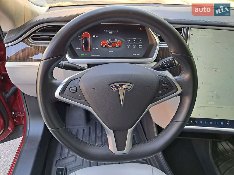 Лифтбек Tesla Model S 2014 в Радехове