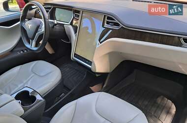 Лифтбек Tesla Model S 2014 в 