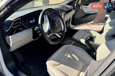 Лифтбек Tesla Model S 2016 в 