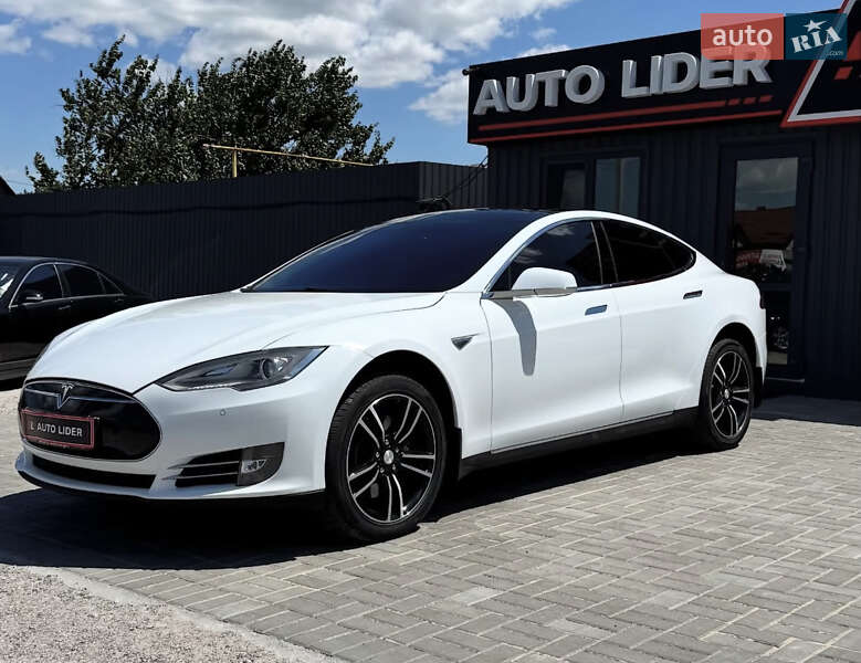 Лифтбек Tesla Model S 2014 в Кропивницком