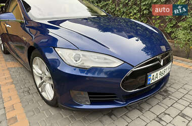 Ліфтбек Tesla Model S 2015 в Києві