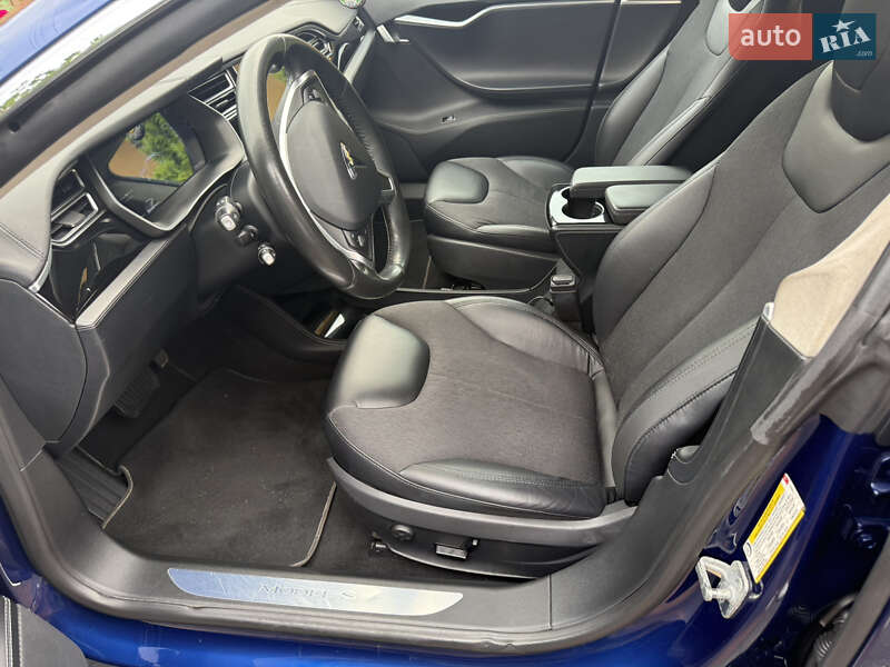 Лифтбек Tesla Model S 2015 в Киеве фото 11 Лифтбек Tesla Model S 2015 в Киеве