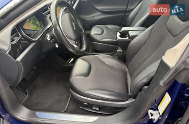 Лифтбек Tesla Model S 2015 в 