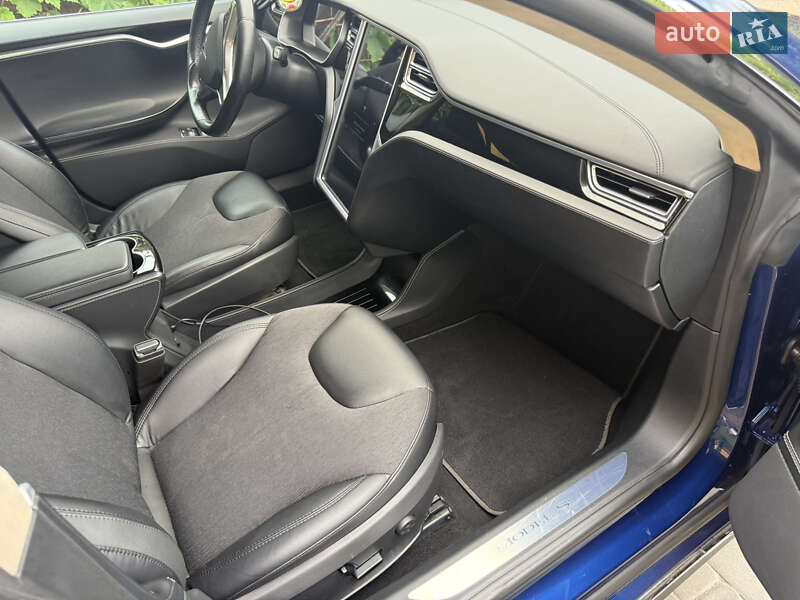 Лифтбек Tesla Model S 2015 в Киеве фото 14 Лифтбек Tesla Model S 2015 в Киеве
