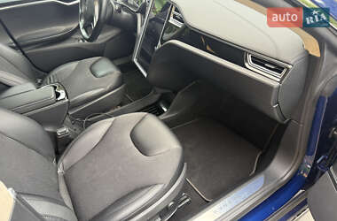 Лифтбек Tesla Model S 2015 в 