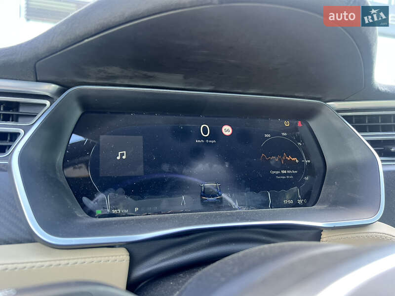 Лифтбек Tesla Model S 2015 в Киеве