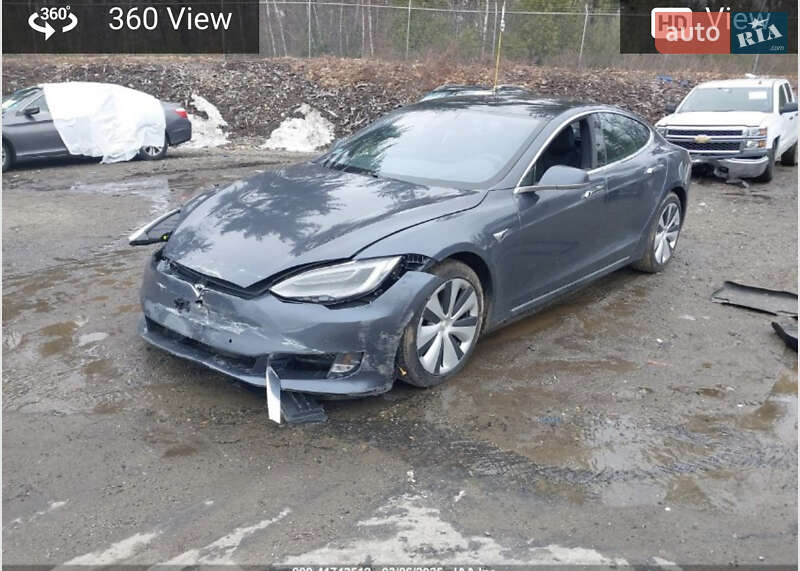 Лифтбек Tesla Model S 2020 в Киеве