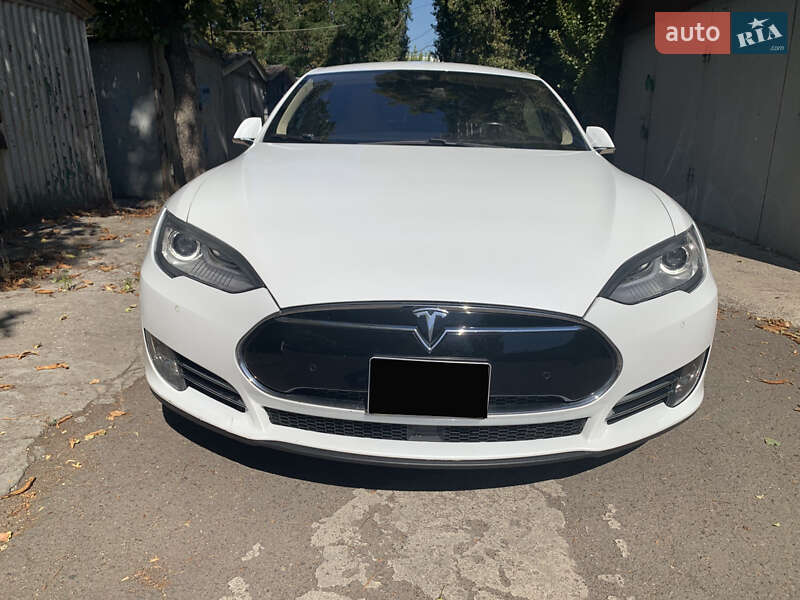 Лифтбек Tesla Model S 2015 в Одессе