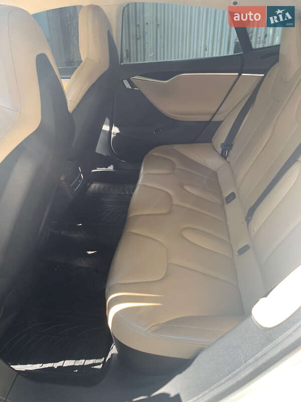 Лифтбек Tesla Model S 2015 в Одессе
