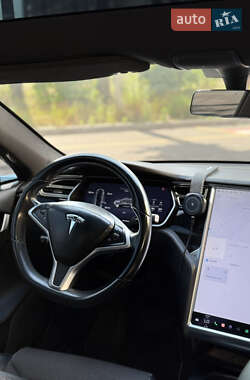 Лифтбек Tesla Model S 2017 в 
