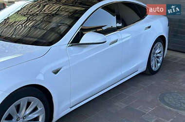 Ліфтбек Tesla Model S 2016 в 