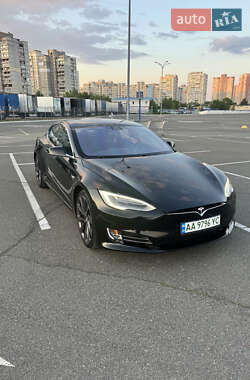 Лифтбек Tesla Model S 2019 в 