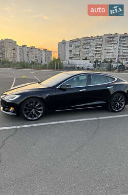 Лифтбек Tesla Model S 2019 в 