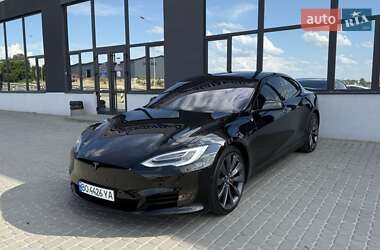 Лифтбек Tesla Model S 2019 в 