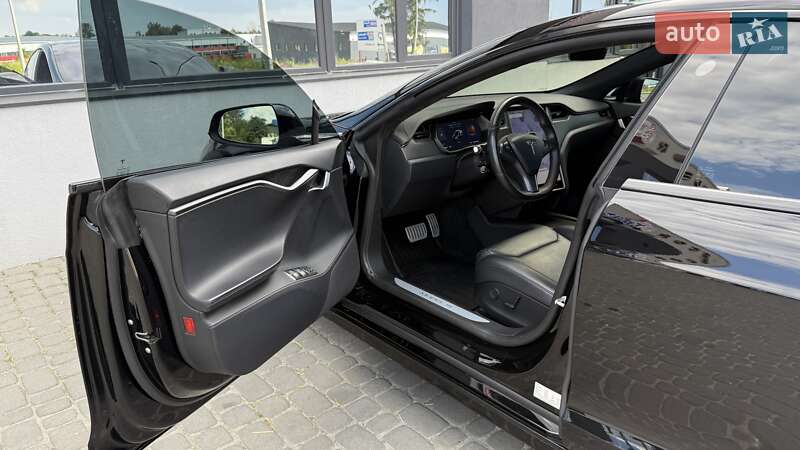 Лифтбек Tesla Model S 2019 в Тернополе