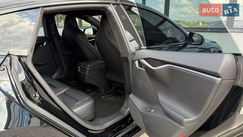 Лифтбек Tesla Model S 2019 в Тернополе