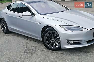 Ліфтбек Tesla Model S 2018 в 