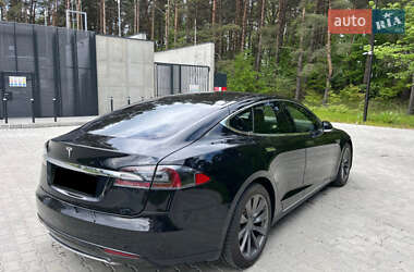 Лифтбек Tesla Model S 2015 в 