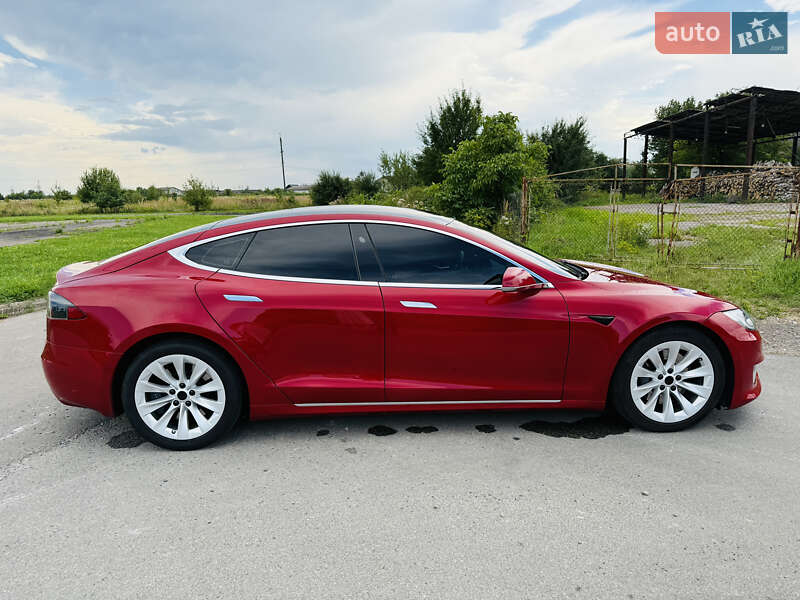 Лифтбек Tesla Model S 2018 в Ивано-Франковске