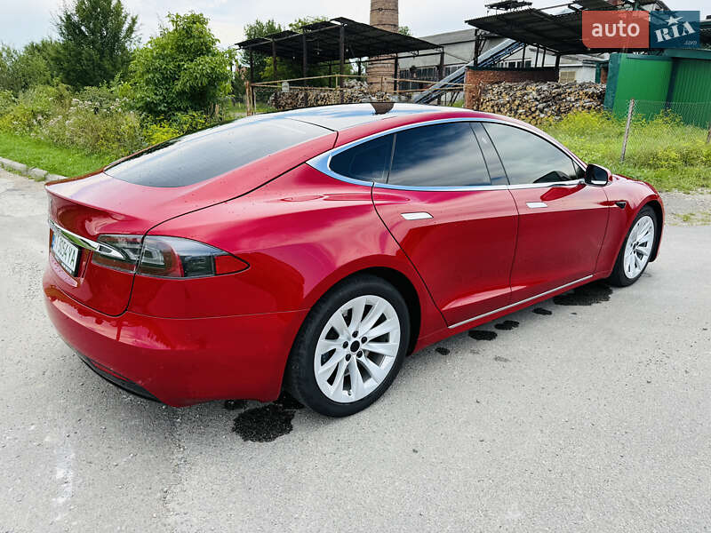 Лифтбек Tesla Model S 2018 в Ивано-Франковске
