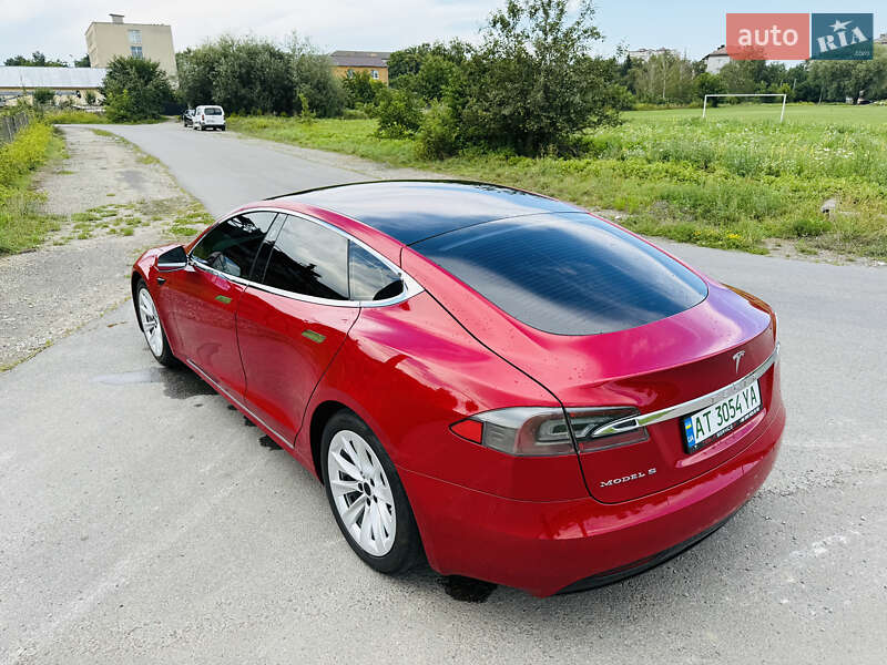 Лифтбек Tesla Model S 2018 в Ивано-Франковске