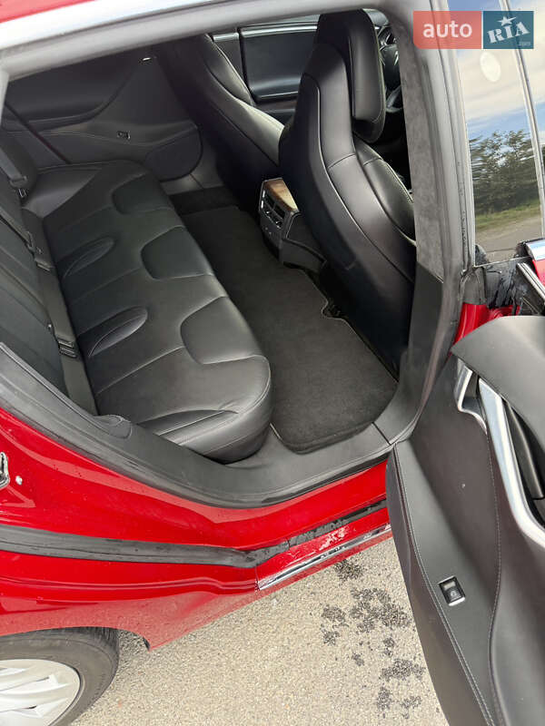Лифтбек Tesla Model S 2018 в Ивано-Франковске