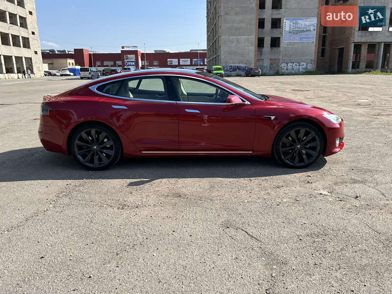 Лифтбек Tesla Model S 2017 в Тернополе