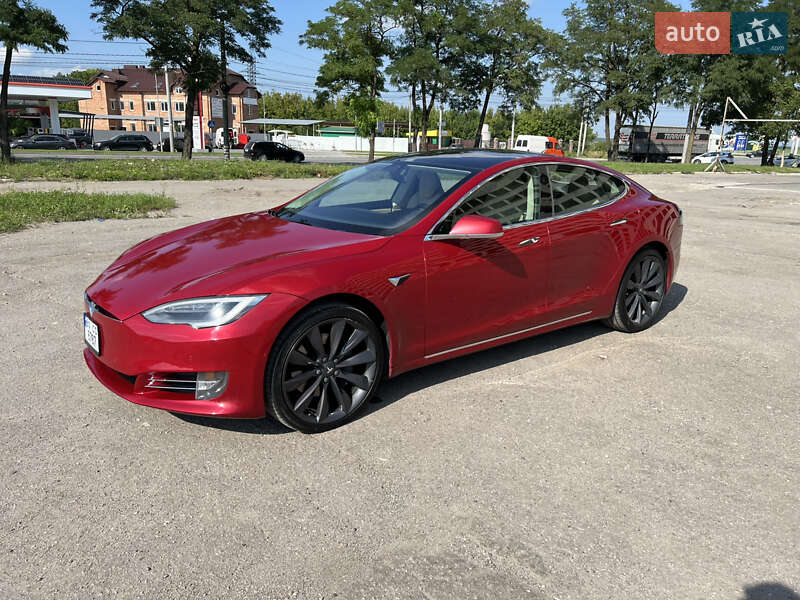 Лифтбек Tesla Model S 2017 в Тернополе