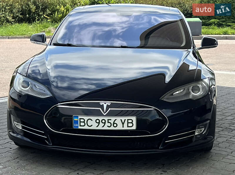 Лифтбек Tesla Model S 2014 в Дрогобыче